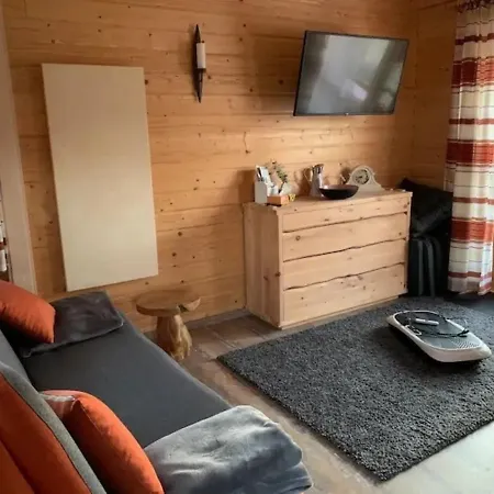 Semesterbostad Ferienblockhaus 3 Hoelle